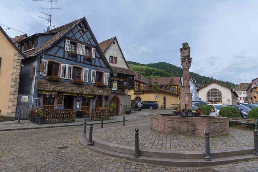 Francia - Alsacia 299 - Ribeauvillé.jpg